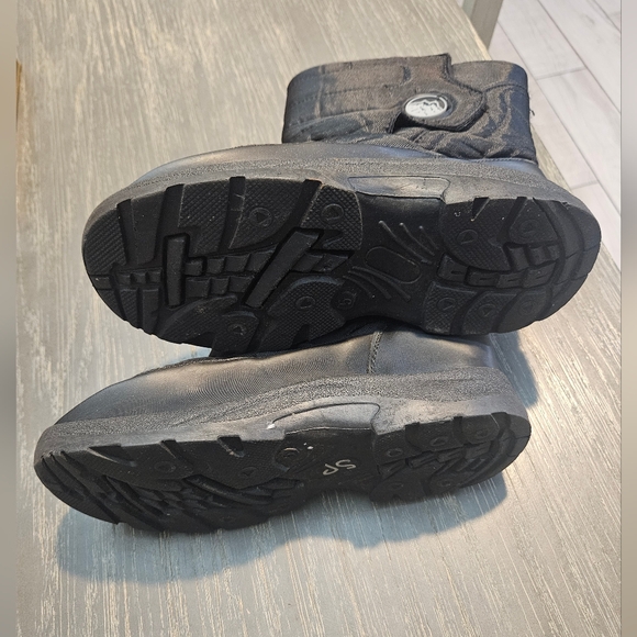 Kids Black Winter Snow Rain Boots, Shoes Boys Size 6. Warm - Picture 3 of 6